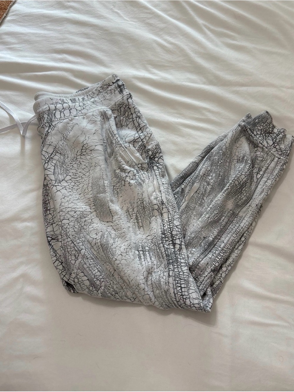 lululemon athletica Gray & White Printed Joggers